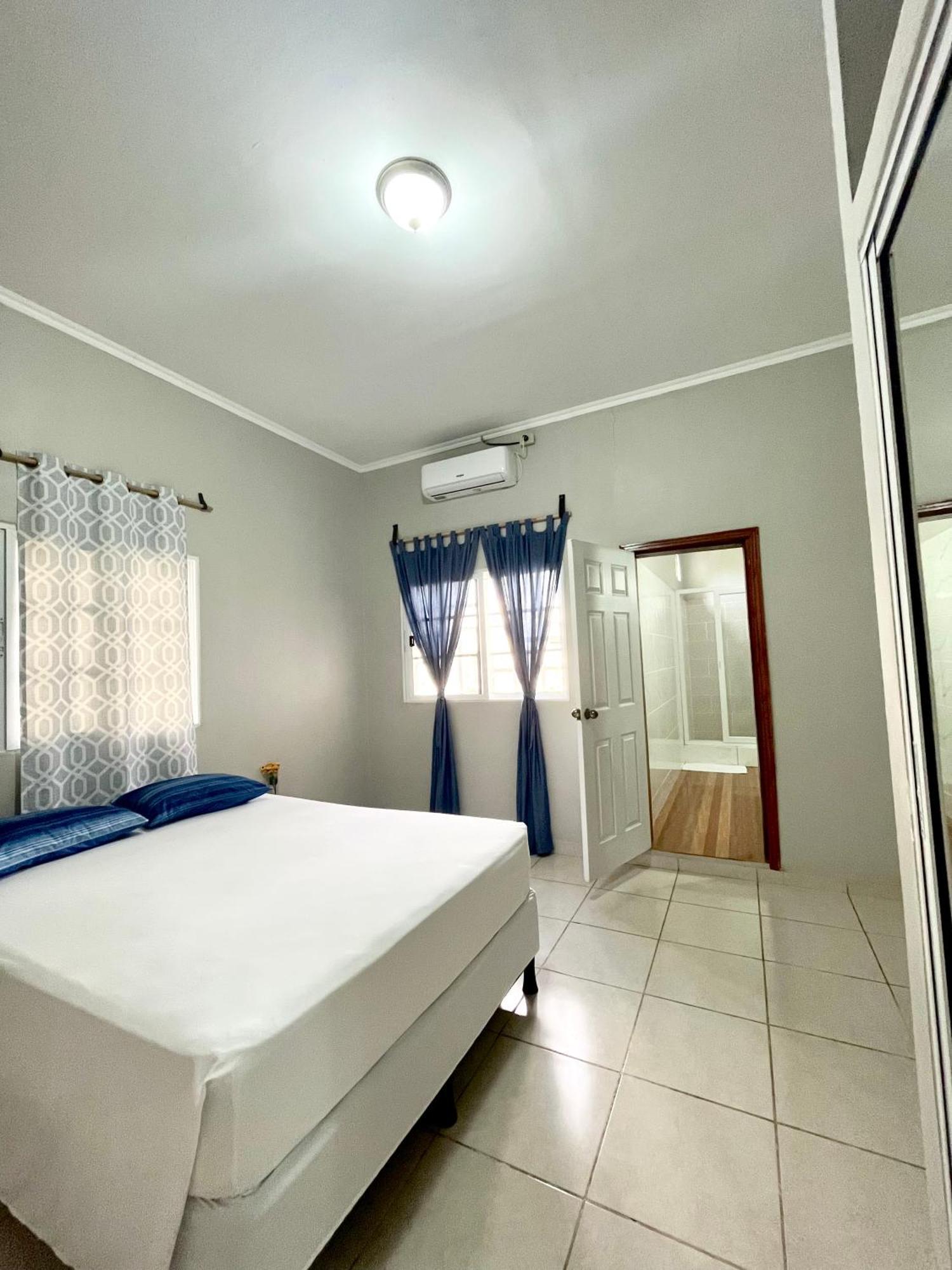 Mangohosting Hotel Comayagua Exterior photo